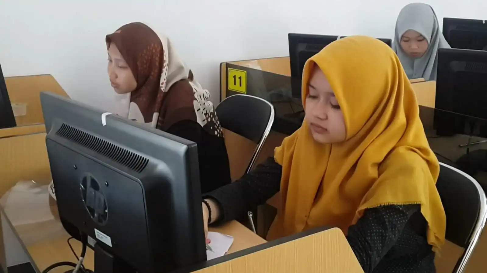 para santri Sabilunnajah saat di laboratorium bahasa