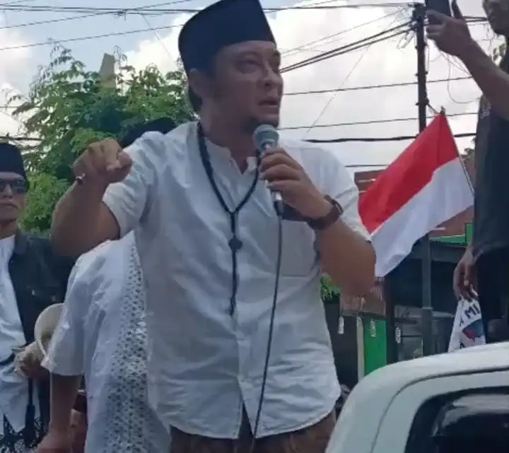 Ratusan Santri Alumni Lirboyo Geruduk KPID Jateng, Tuntut Sanksi Tegas dan Boikot Trans7