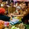 Pantau Harga Jelang Nataru, Ahmad Luthfi Temukan Kenaikan Cabai dan Bawang di Pasar Karangayu