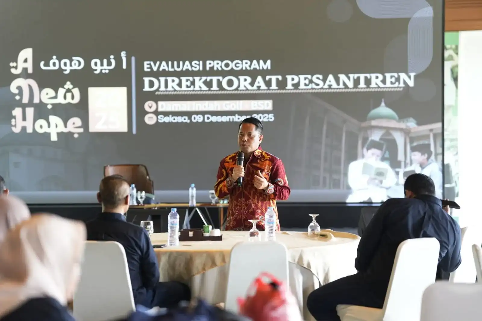 Kaya Tradisi Keilmuan, Sekjen Kemenag Minta Pesantren Jawab Tantangan Zaman Lewat Kitab Kuning