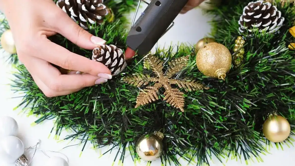 7 Ide Bisnis Paling Cuan Jelang Natal dan Tahun Baru 2025, Wajib Coba!