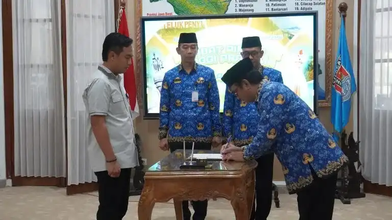 Lantik Kepala Bappeda Baru, Bupati Cilacap Singgung Tekanan Fiskal 2026