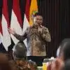 Bupati Tegal Ischak Maulana Rohman memaparkan potensi daerah seusai penandatanganan kerja sama Pemprov Lampung–Jawa Tengah di Mahan Agung, Bandar Lampung, Selasa (6/1/2026).