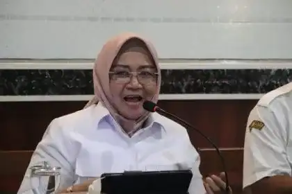 Ketua Komisi B DPRD Provinsi Jawa Tengah Sri Hartini menyampaikan pandangan terkait penanganan lahan kritis dalam diskusi bersama DLH Kabupaten Jepara, Rabu (7/1/2026).