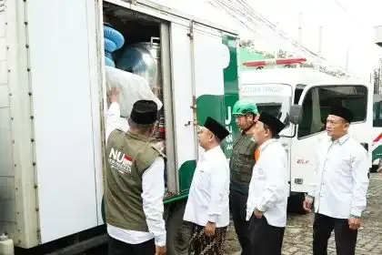 Ketua LAZISNU Jawa Tengah Muhammad Mahsun menyampaikan laporan perkembangan donasi kemanusiaan untuk Aceh seusai Apel Pelepasan Tim NU Peduli Jateng di Kantor PWNU Jawa Tengah, Semarang, Sabtu (10/1/2026).