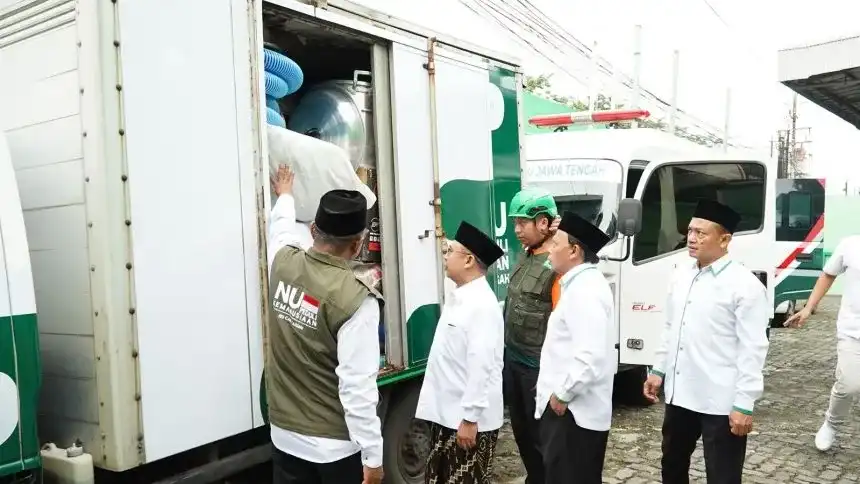 Ketua LAZISNU Jawa Tengah Muhammad Mahsun menyampaikan laporan perkembangan donasi kemanusiaan untuk Aceh seusai Apel Pelepasan Tim NU Peduli Jateng di Kantor PWNU Jawa Tengah, Semarang, Sabtu (10/1/2026).