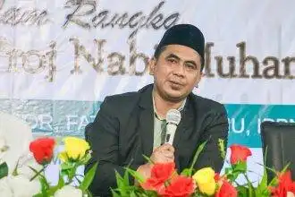 Wagub memberikan sambutan pada Acara Harlah NU, Istighosah, dan Isro’ Mi’roj MWC NU dan Badan Otonom Kecamatan Kaliwungu Kendal di Gedung MWC NU Kaliwungu Kendal (Jumat, 16/01/2026)