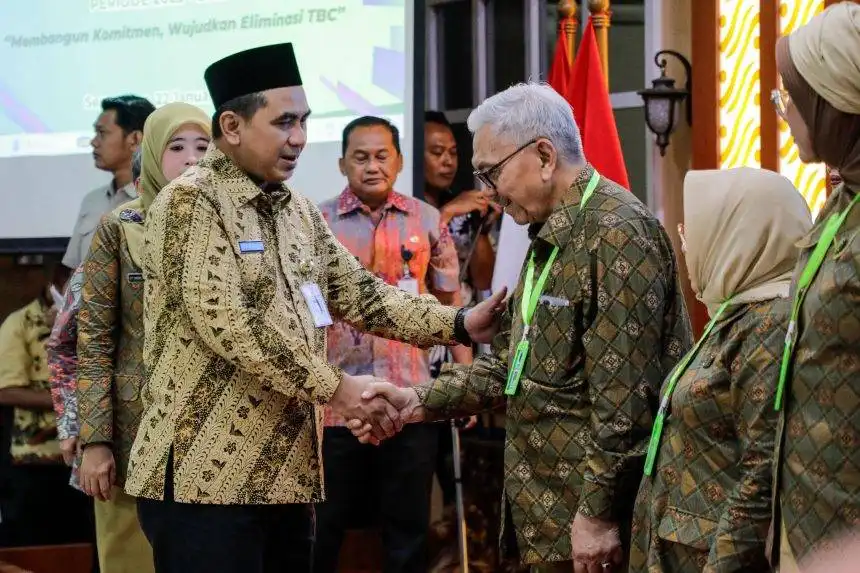 Wakil Gubernur Jawa Tengah Taj Yasin Maimoen melantik Pengurus Wilayah Perkumpulan Pemberantasan Tuberkulosis Indonesia (PPTI) Jawa Tengah periode 2025–2030 di Kantor Dinas Kesehatan Provinsi Jawa Tengah, Kamis (22/1/2026).