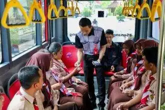 Ilustrasi layanan Bus Rapid Transit (BRT) Trans Jateng yang disiapkan Pemerintah Provinsi Jawa Tengah untuk mendukung konektivitas dan menekan biaya transportasi masyarakat di kawasan aglomerasi.