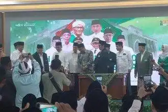 Ketua Umum PBNU KH Yahya Cholil Staquf meresmikan gedung baru PCNU Kota Semarang di Jalan Puspogiwang I, Semarang Barat, Kota Semarang, Jawa Tengah, Sabtu (24/1/2026).